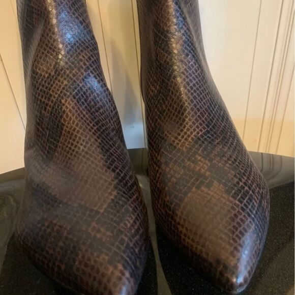 Dyvine bootie by Marc Fisher Sz 8.5 - Picture 7 of 10